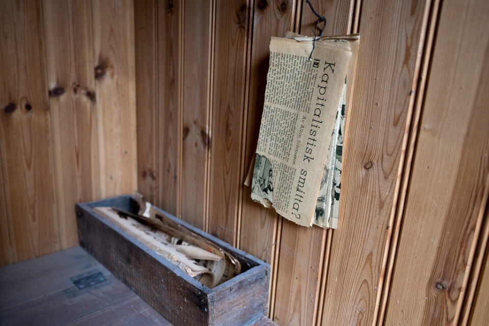 Gamla tidningar fick duga som toapapper på många utedass.