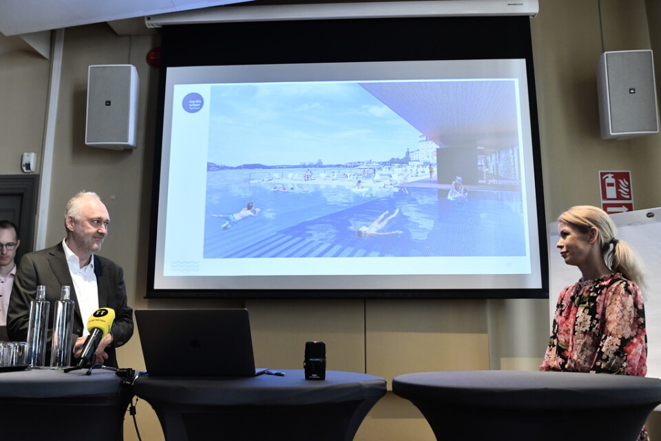 Nordic Urbans vd Raoul Grünstein och Stockholms stads finansborgarråd Anna König Jerlmyr (M) håller en pressträff om det planerade hamnbadet i Munkbrohamnen.