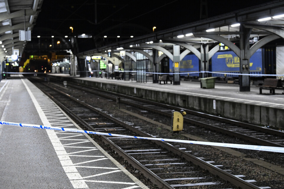 Mannen åtalas för mordförsök efter att ha knuffat en kvinna framför ett tåg på Lunds centralstation den 2 december. Arkivbild.