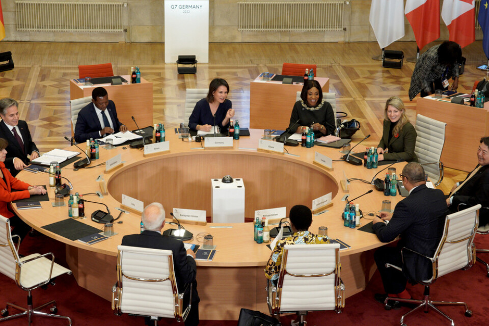 G7-ländernas utrikesministrar samt inbjudna representanter i möte i Münster.