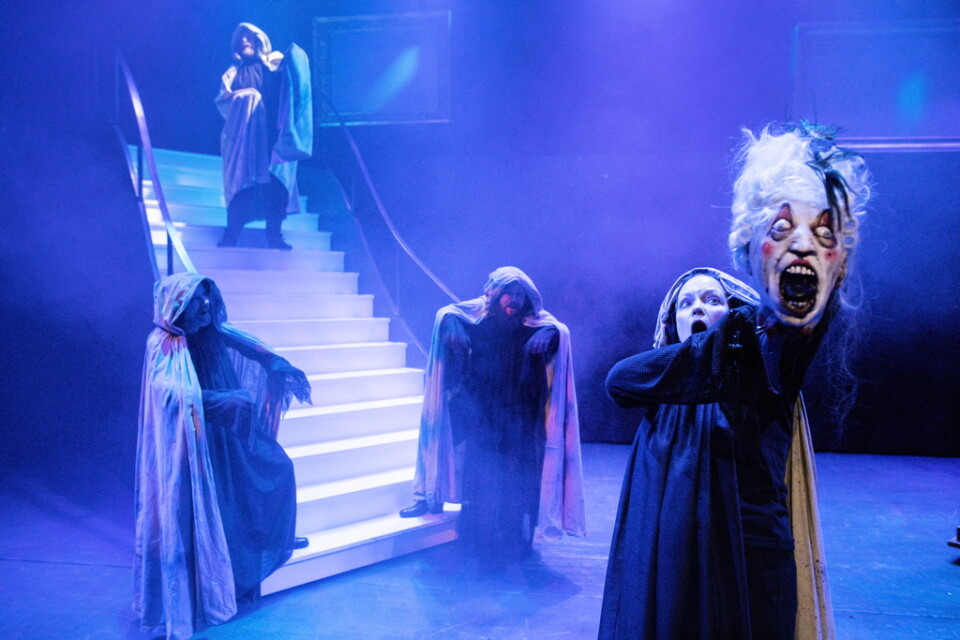 Den nyskrivna föreställningen "Teaterspektaklet" skulle ha spelats på Västerbottensteatern 2020 men kommer aldrig att få premiär. Pressbild.