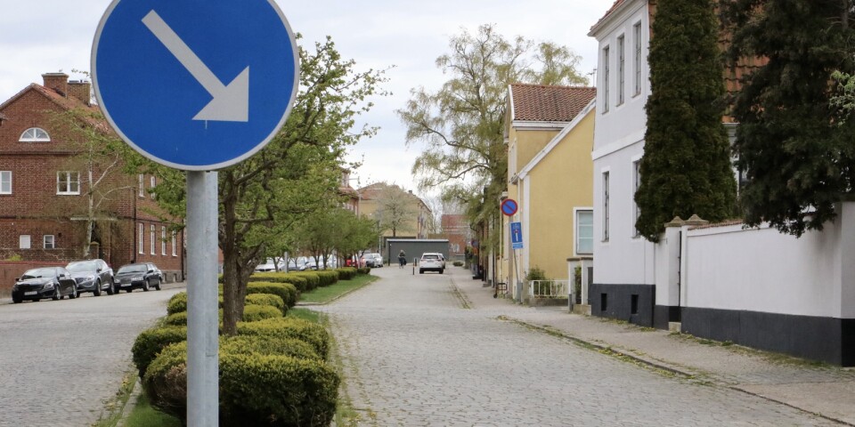 P-förbud: Hel gata för smal att parkera på enligt kommunen