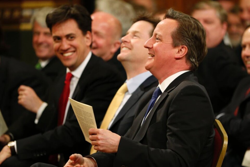 Det är tajt inför det brittiska valet mellan premiärminister David Cameron och Labourledaren Ed Miliband. Båda ser ut att få 35 procent av rösterna, visar en opinionsmätning från tidningen Guardian och mätinstitutet ICM inför valet på torsdagen. Även se