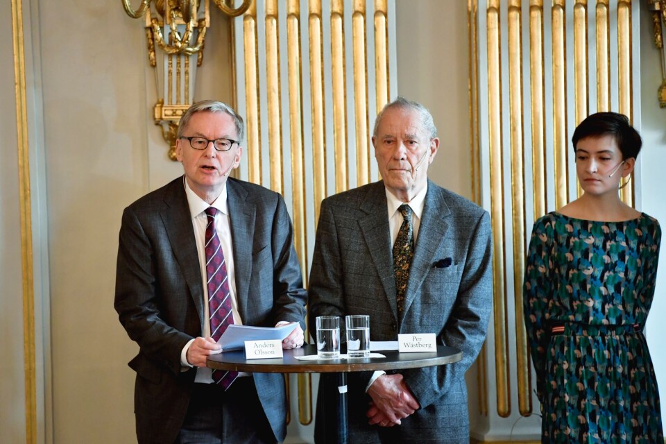 Anders Olsson och Pär Westberg presenterar 2018 och 2019 års pristagare av Nobelpriset i litteratur i Börssalen i Gamla Stan i Stockholm.