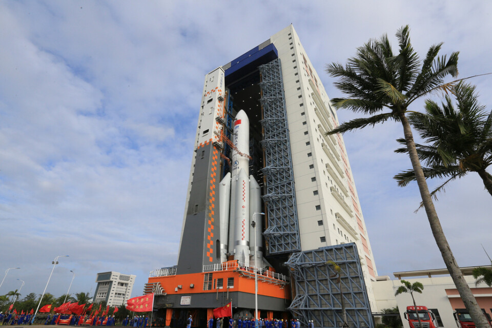 Bärraketen Långa marschen 5B Y4 redo att skjuta upp den sista modulen till bygget av Kinas rymdstadion Tiangong. Bild från 25 oktober.
