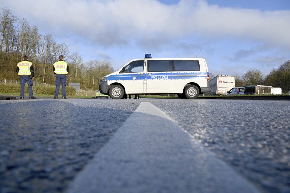 Många gränser, som här mellan Tyskland och Danmark, är stängda på grund av coronapandemin.