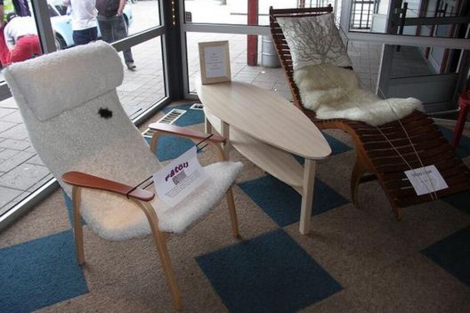 Den här vackra möblerna har elever från trä och form designat och gjort.