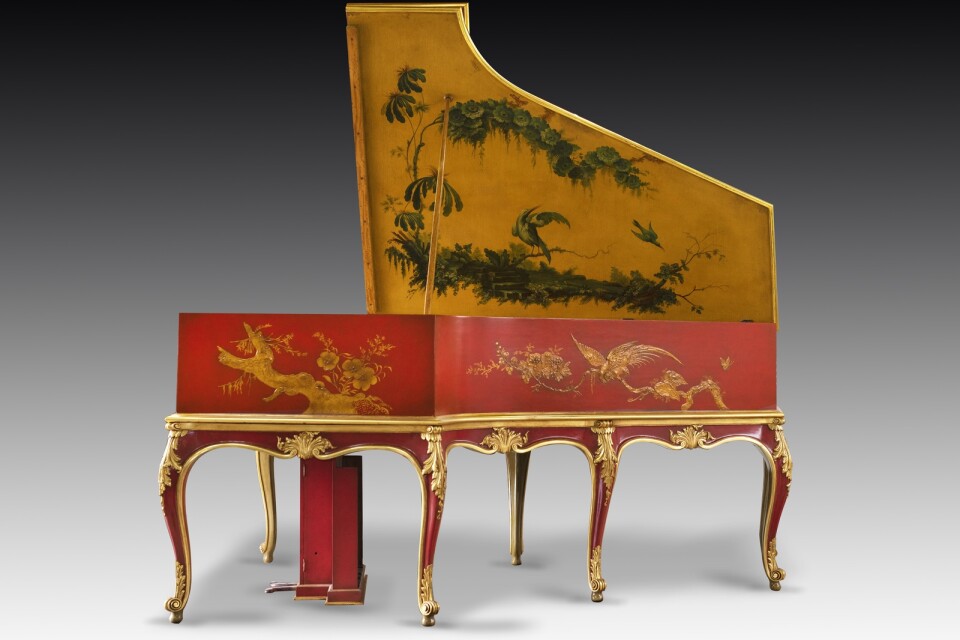 Ett Pleyel grand piano från 1925 i exklusivt kinesiskt Louis XV-fodral och med en självspelande funktion uppskattas inbringa 40 000–60 000 brittiska pund.