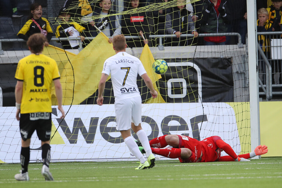 Sebastian Larsson blev segerskytt i 2–1-vinsten mot Häcken med ett nytt straffmål.