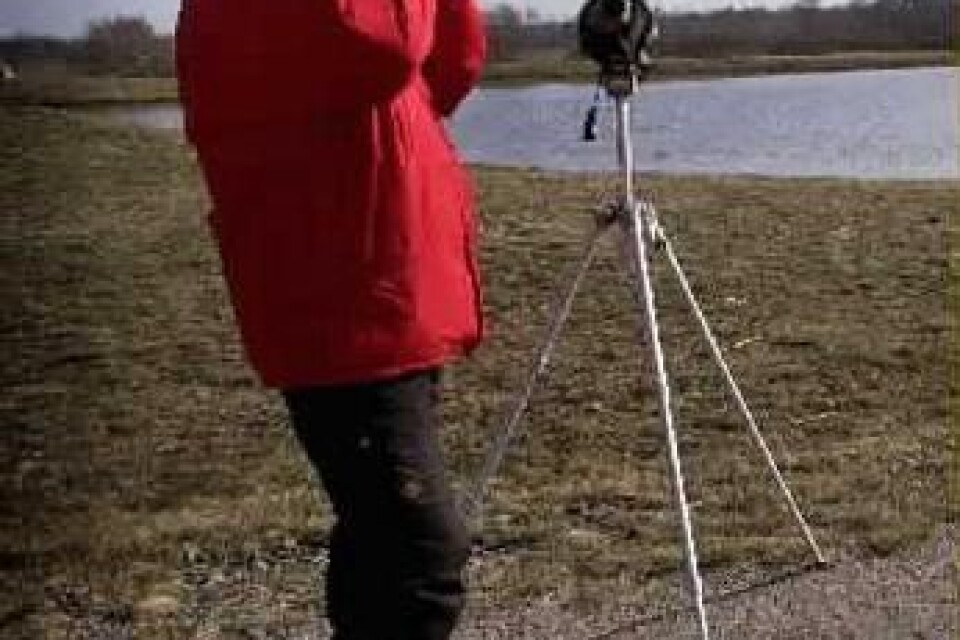 Thomas Johnsson räknar fåglar vid Magle våtmarker.BILD: TOMMY SVENSSON
