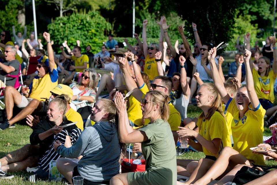 Svenska damlandslagets kvartsfinal mot Tyskland 2019 följdes av ett stort antal Växjöbor på storbildsskärm i Linneparken.