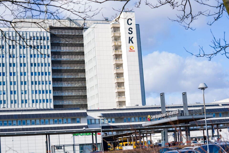 Sjukhuschef Johan Cosmo vill inte kommentera om en smittad patient vårdas på intensiven.