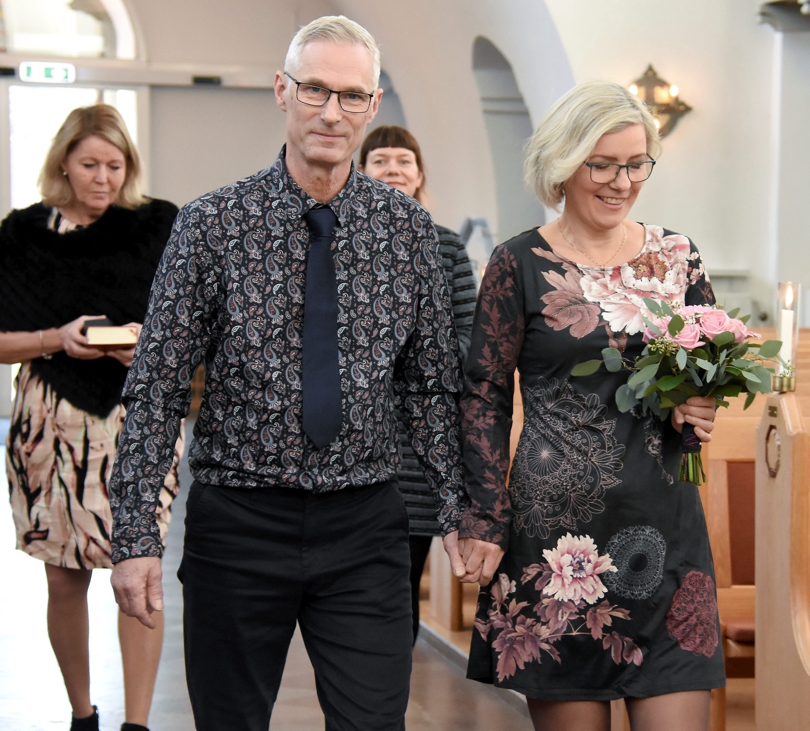 Drop in bröllop i Hässleholms kyrka. Malin Lierud och Göran Alderfalk gifter sig. Christina Liljegren är präst.