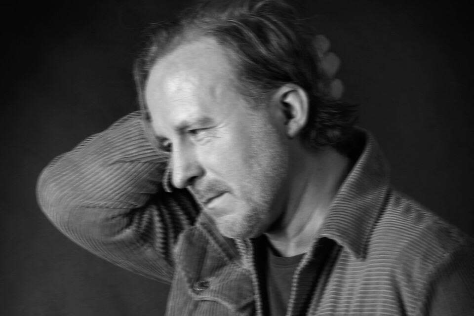 Patrik Isaksson, sångare, kompositör, sångtextförfattare.