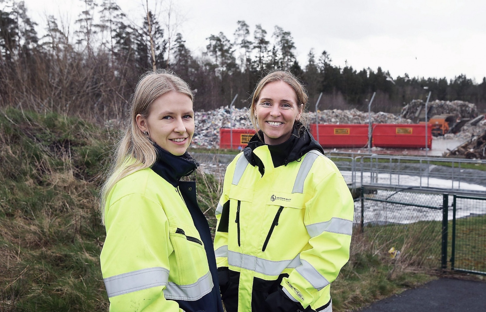 Enhetschef Veronika Ekström och miljösamordnare Sofie Vessling visar oss hela anläggningen. Foto: Stefan Sandström