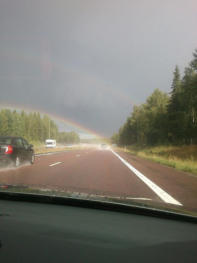 Denna regnbåge fotade Tuula Salokangas på väg till Norrland.