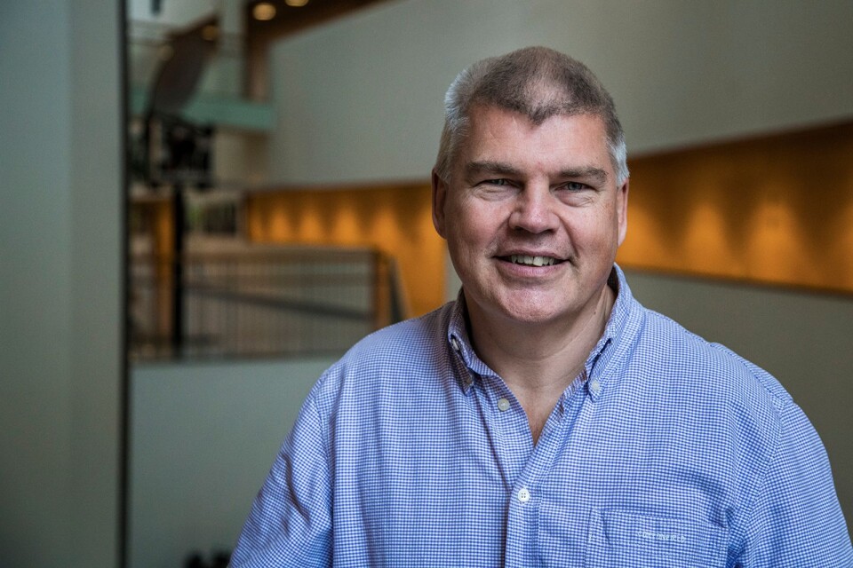 Per Delsing kommer ursprungligen från Lund men verkar sedan länge på Chalmers i Göteborg. Han är internationellt känd professor i nanoteknologi och leder projektet att bygga världens mest kraftfulla kvantdator.