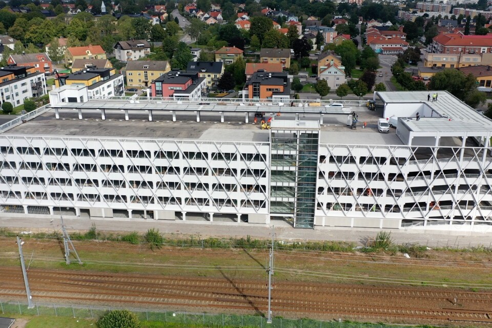Det nya parkeringshuset i Växjö invigs i december och kommer ha sex våningar med parkeringsplatser.