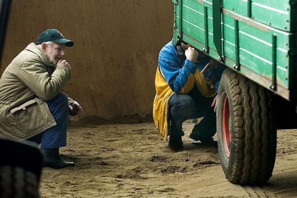 Närstudie En traktorvagn inspekteras inför utropet. Bilder: Tommy Svensson