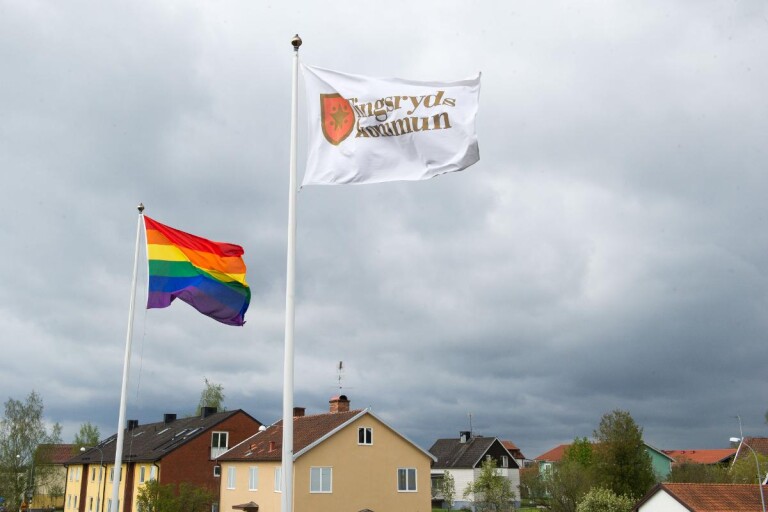 Kommunens prideflagga eldades upp och byttes mot sydstatsflagga