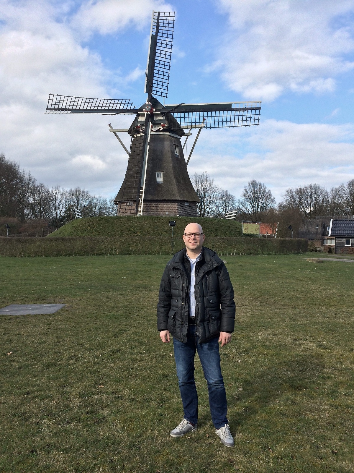 Holland är känt bland annat för sina kvarnar, tulpanfält, vallar och kanaler. Magnus Nilsson lämnade Hässleholm för 20 år sedan och bor med sin familj i Zeist, Utrecht. Han arbetar som musiker. 
Privat bild