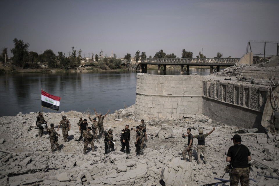 Irakiska styrkor bekämpar IS i Mosul under sommaren 2017. Arkivbild.