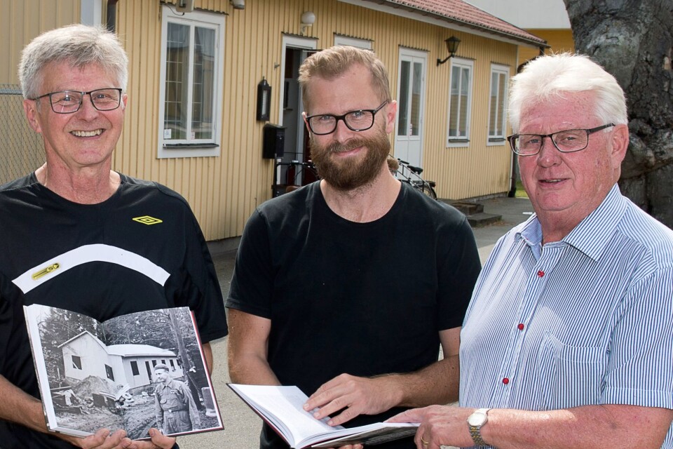 Sölvesborgsprofilerna Kenth Borgström (t v) och Gunnar Persson (t h) ska på nytt föreläsa om gamla Sölvesborg. I mitten syns den dåvarande SGIF-ordföranden Markus Alexandersson.