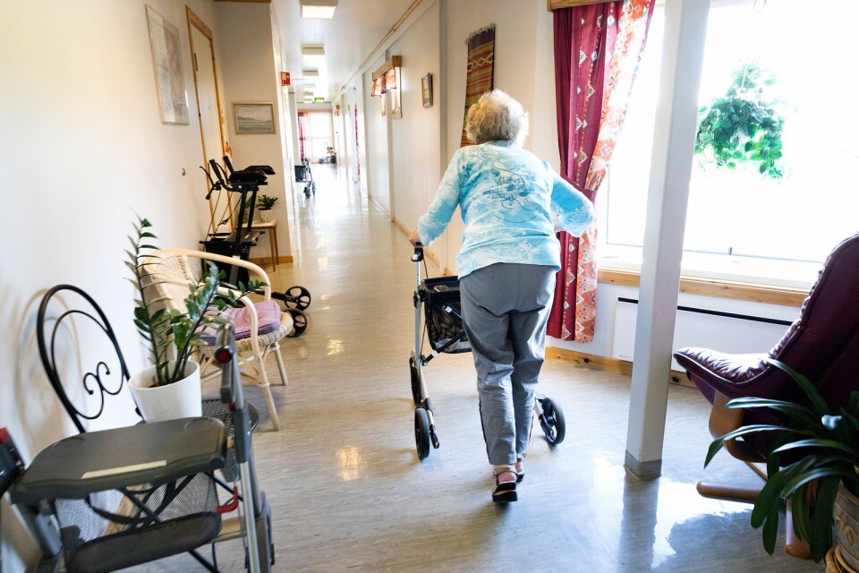 Sverigedemokraterna vill att alla ska kunna få tillgång till plats på äldreboende, tillvaron där måste förbättras, personaltillgången måste tryggas, en ny lag behövs, skriver Ulf Carlsten (SD).