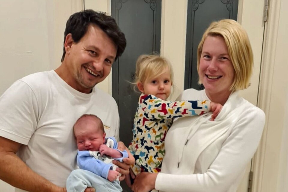 Emelie och Darijo Dugandzic, Sydney, Australien, fick den 3 maj en son som heter Otis. Vikt 3785 g, längd 55 cm. Syskon: Aleah. Emelie är född och uppvuxen i Oskarshamn.