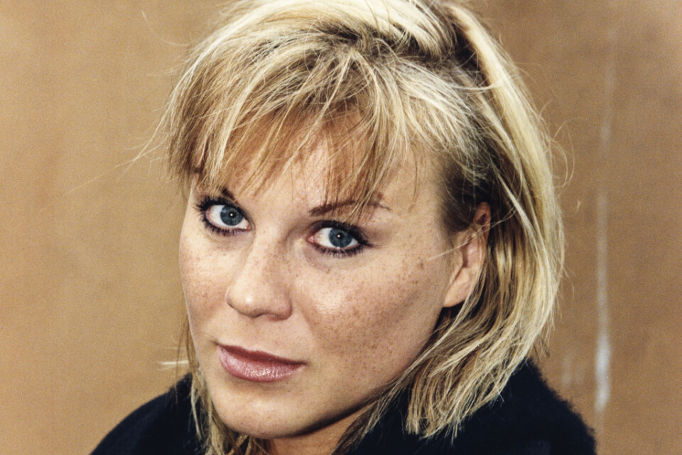 Sångerskan och skådespelaren Josefin Nilsson, här fotograferad 1998, prisas av Klara K. Arkivbild.