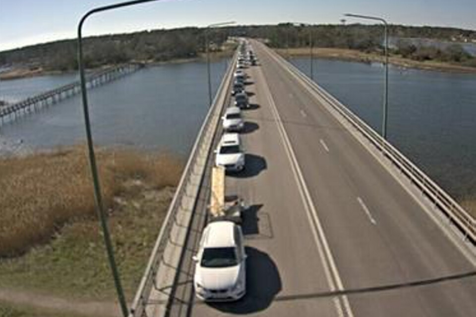Bild tagen klockan 15.50 från Trafikverkets webbkamera på bron.