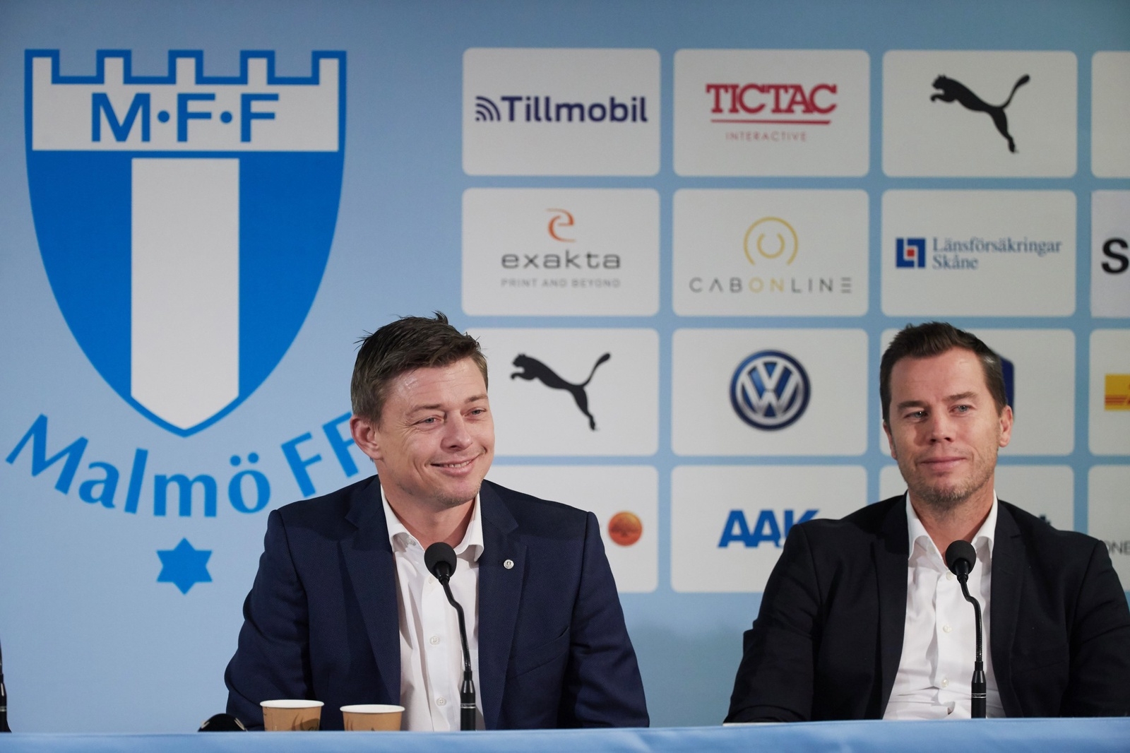 Dansken Jon Dahl Tomasson (tv) presenteras som ny tränare för Malmö FF vid en presskonferens på hemmaarenan Stadion. Här med MFF:s sportchef Daniel Andersson.
Foto Andreas Hillergren / TT