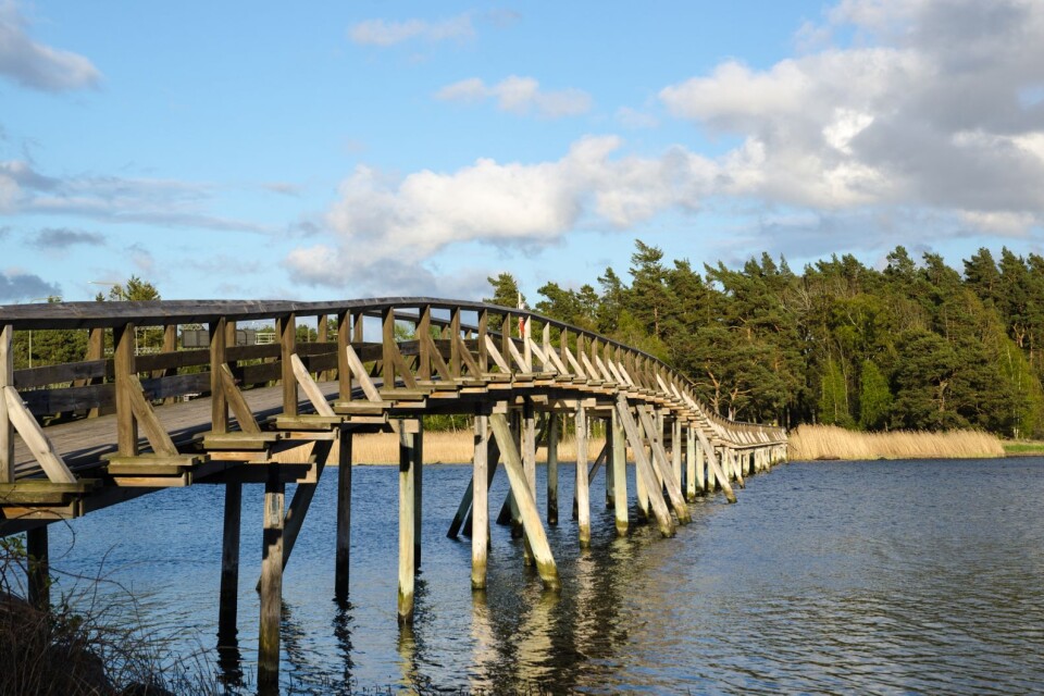 Bron över till Svinö. Arkivbild.