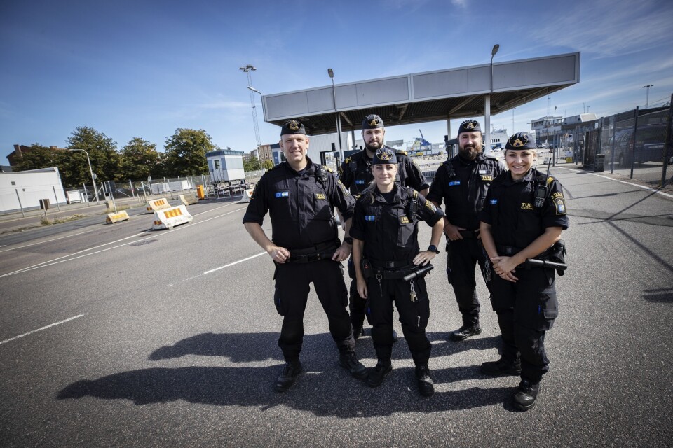 De bevakar Sveriges gräns i Trelleborg  – nu ska de bli tv-kändisar