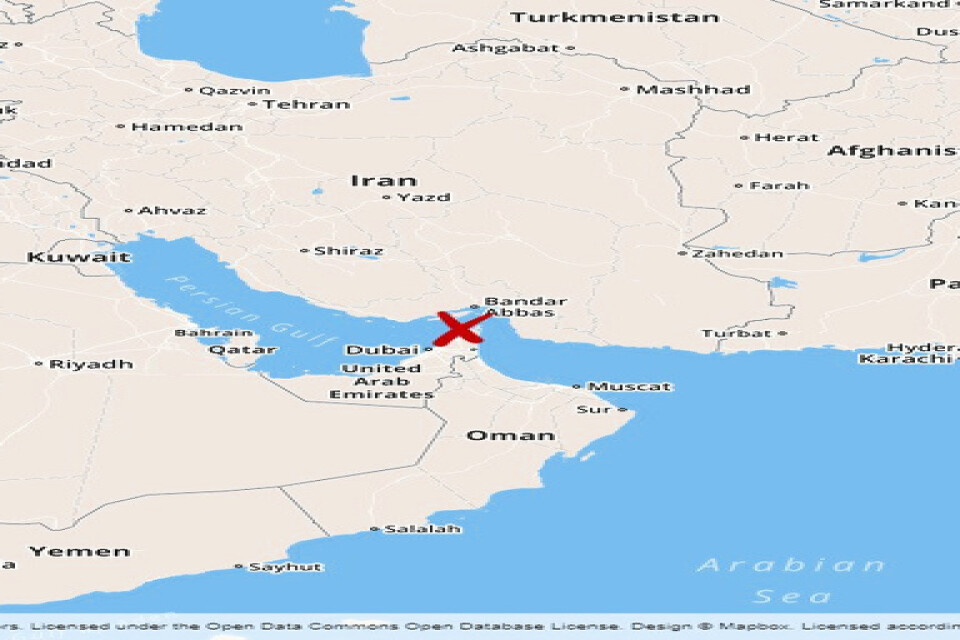 Hormuzsundet skiljer Iran från den arabiska halvön.