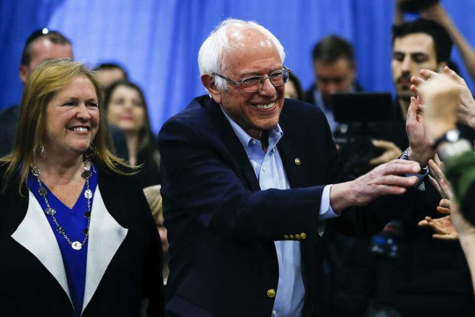 Den demokratiske presidentaspiranten och Vermontsenatorn Bernie Sanders tillsammans med sin hustru Jane O'Meara Sanders.