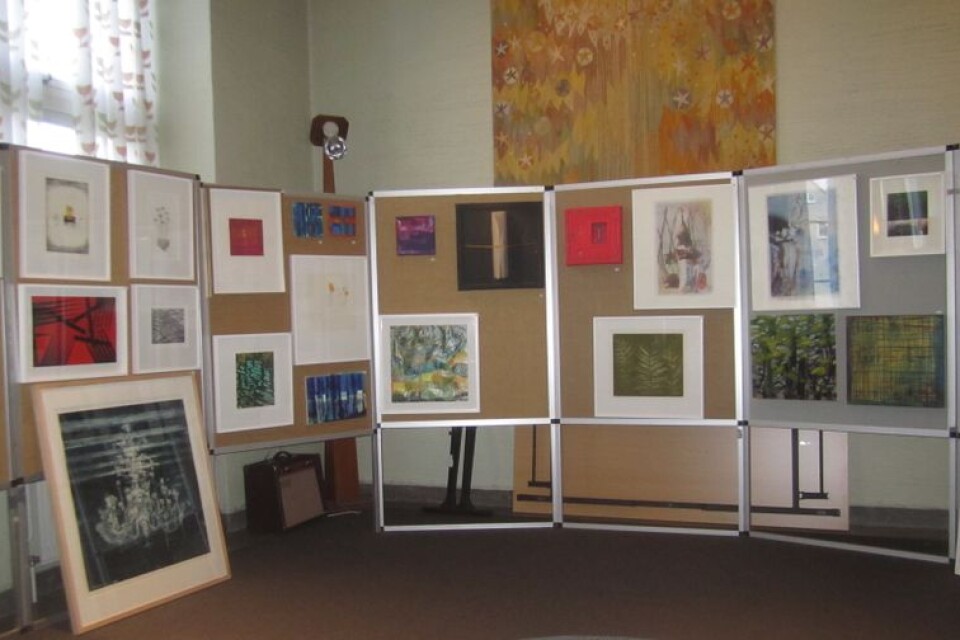 Sammanlagt 47 konstverk lottades ut på konstföreningens konstutlottning.