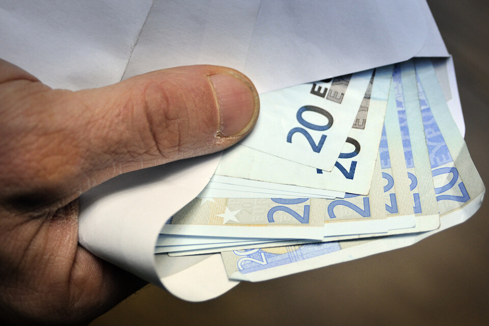 Tvåtusen arbetslösa finländare fick 560 euro i månatlig medborgarlön under två år. Arkivbild.