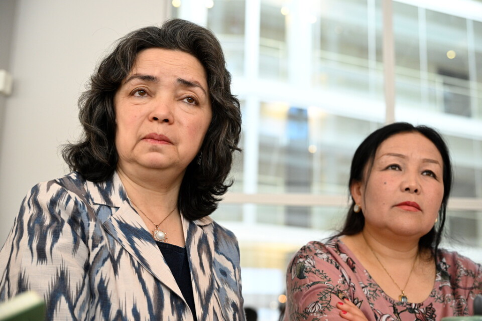 Kelbinur Sidik (till vänster) och Sayragul Sauytbay (till höger) har vittnat om Kinas interneringsläger för många parlament, härom veckan i Sveriges riksdag.