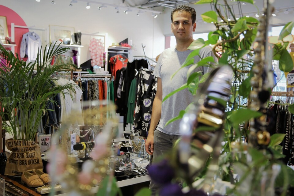 Alireza Mobasheri, på Skåne Stadsmission, säger att butikerna haft ett ökat inflöde av skänkta varor på omkring 10–15 procent under coronakrisen.