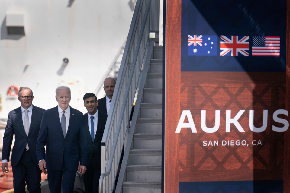 Australiens premiärminister Anthony Albanese, USA:s president Joe Biden och Storbritanniens premiärminister Rishi Sunak träffades på en amerikansk flottbas i San Diego på måndagen.
