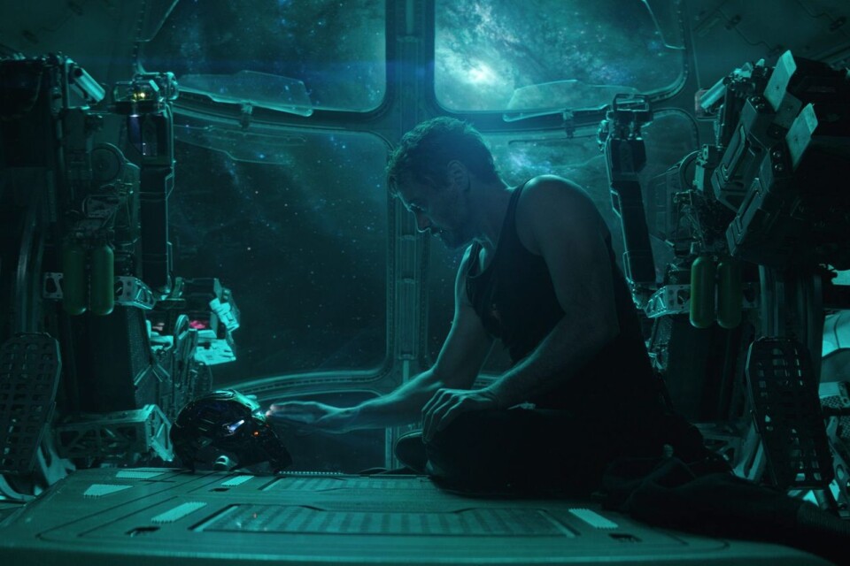 I inledningen av ”Avengers: Endgame” är Tony Stark (Robert Downey Jr) döende, på drift i rymden.