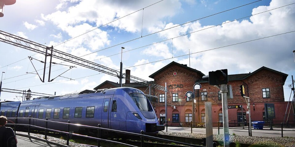 Tågen mellan Ystad och Simrishamn ställs in på grund av de kraftiga vindar som väntas.