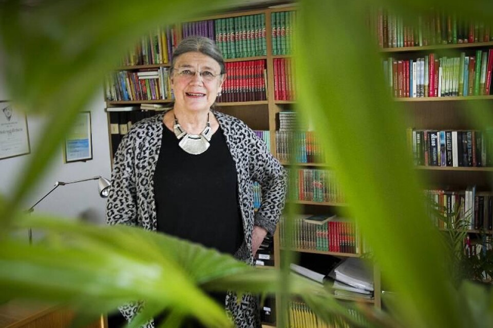 Karin Brunk Holmqvist bor i Tomelilla, och är sedan flera år tillbaka den mest utlånade författaren på flera av de skånska biblioteken. Hon är också en flitig föreläsare landet runt.