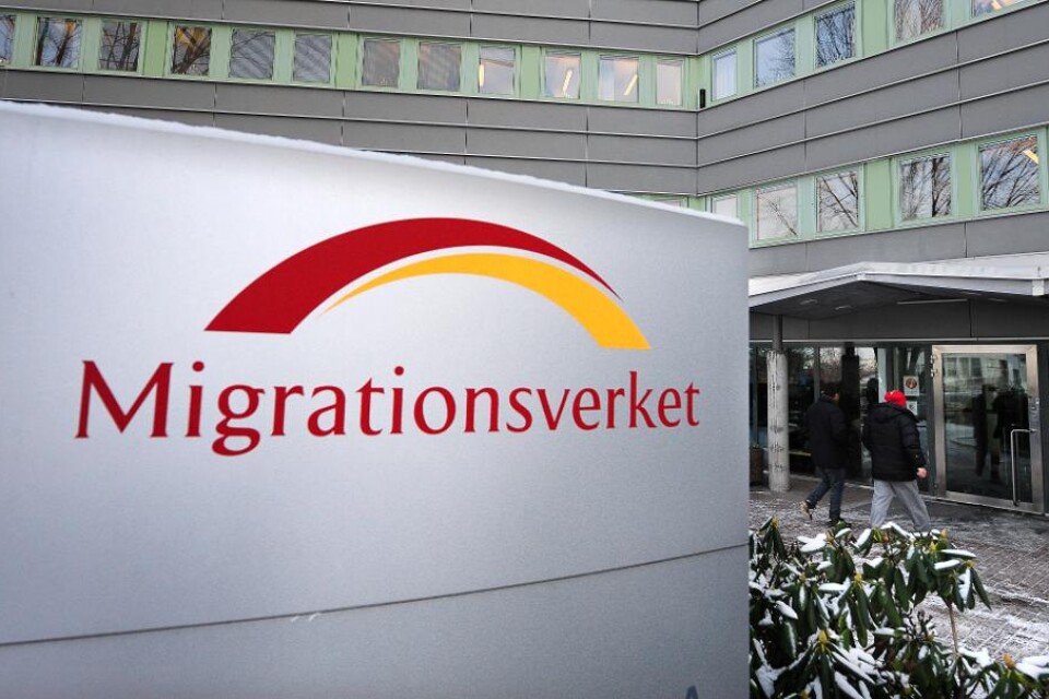 Ett av Migrationsverkets juridiska ombud har flitigt bloggat om sin negativa inställning till invandring, skriver Sydsvenskan. \"Nu får det vara slut på invandringen. Inom 50 år är vi en islamiserad arabrepublik eller Kalifat!\", står det i en post på Tw