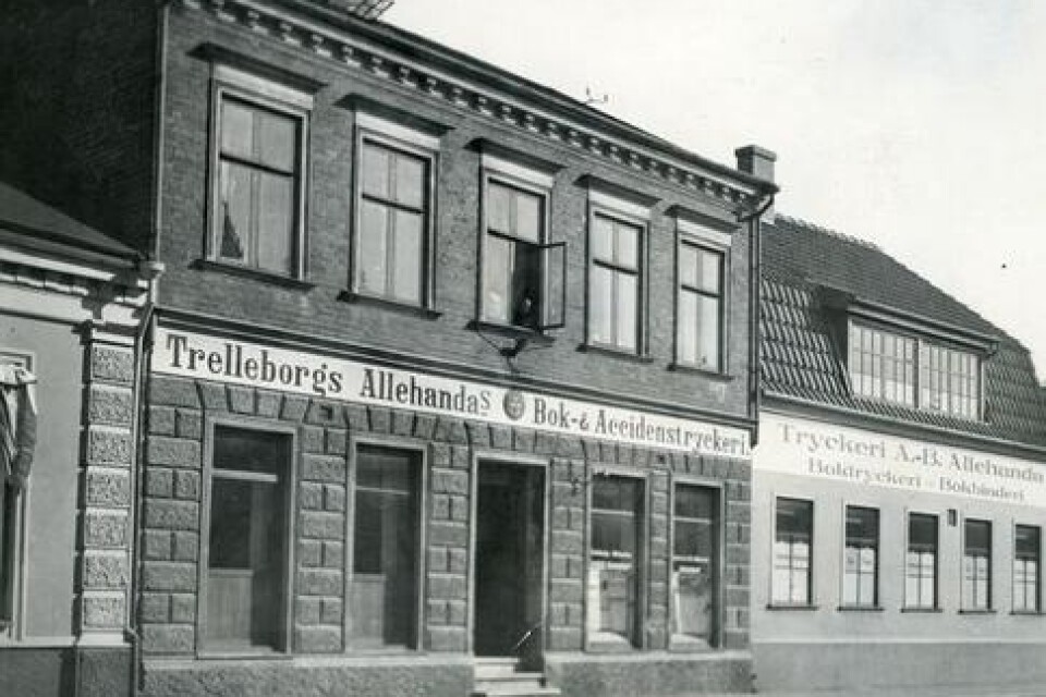 När Nils Ohlsson 1910 med sitt tryckeri hade flyttat in i tidningens ursprungliga lokaler vid Östergatan och blivit varm i käderna byggde han om så här.