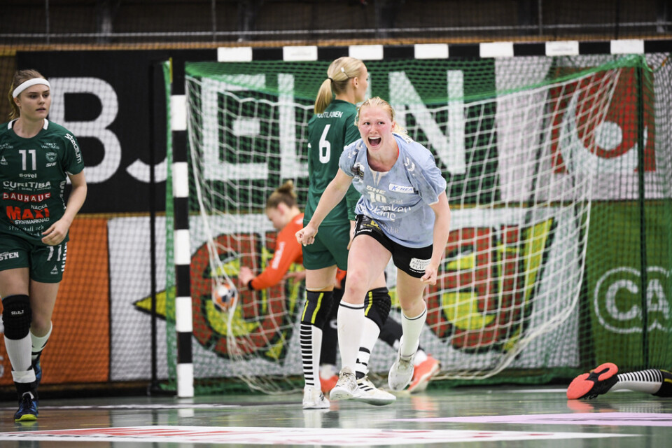 H65 Höörs Isabelle Andersson var en av matchhjältarna när SM-finalserien mot Skuru reducerades till 1–2 efter en 30–28-seger på bortaplan.