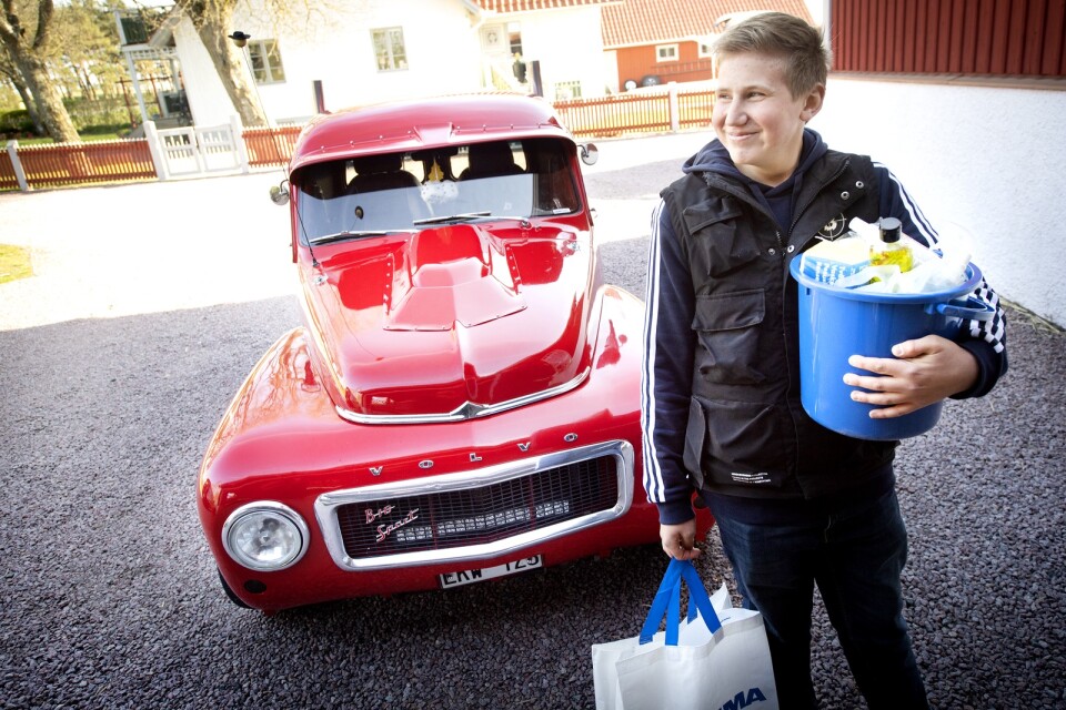 André Walterssons A-traktor vann. Och den unge ägaren belönades med bland annat bilvårdsprodukter, doftringar och ett sponsrat kit från Biltema.