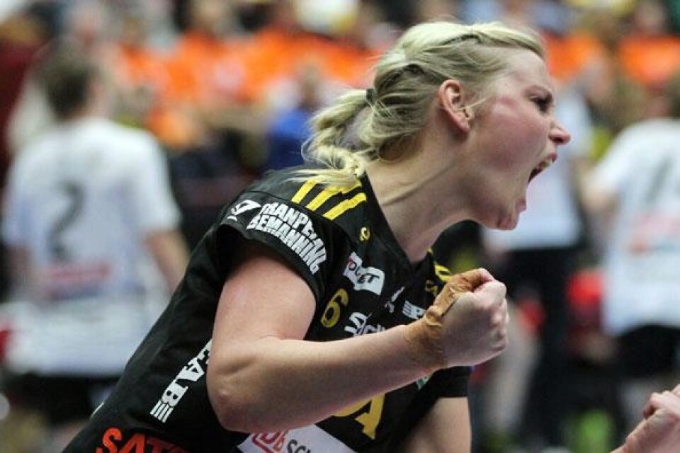 Sävehofs Ida Odén jublar efter mål i SM finalen i handboll mellan Sävehof och Lugi i Malmö Arena på lördagen.