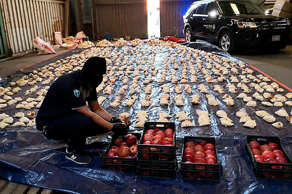Tullen öppnar importerade granatäpplen sedan ett försök att smuggla in miljontals captagontabletter upptäckts i den saudiska hamnstaden Jidda i slutet av april.